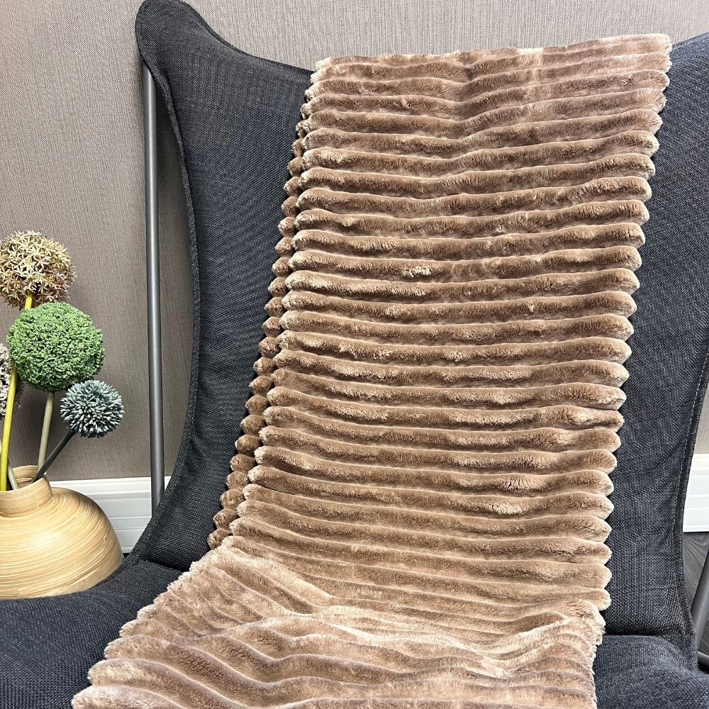 Plaids coloris taupe
